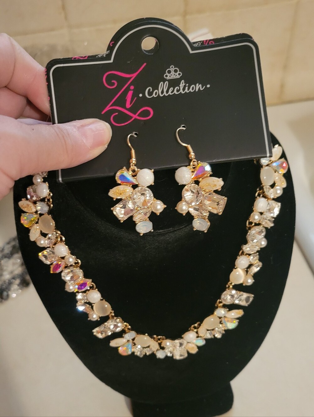 Enchanting Paparazzi Zi Neckalce Set, NEW
